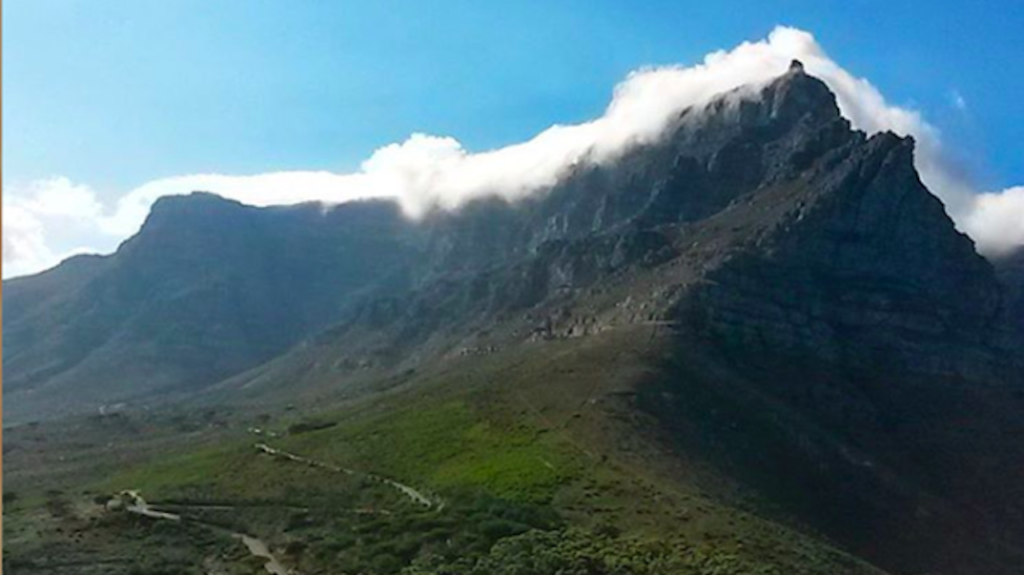 Hikers warned of strong winds as "Cape Doctor" looms