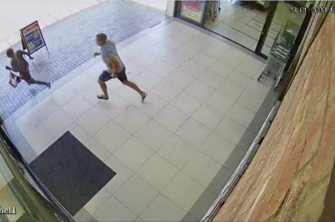 Former Springbok rugby captain chases down shoplifter in Paarl