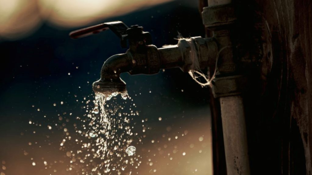 City urges residents to "urgently" reduce water usage to maintain water supply