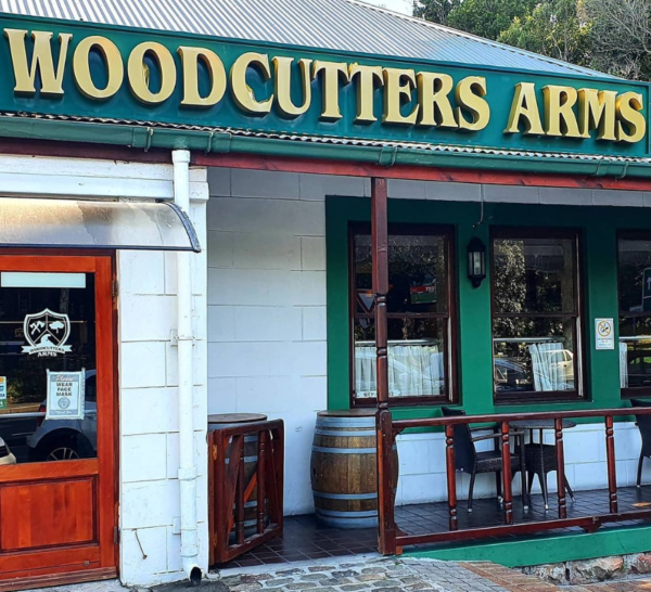 Hout Bay Restaurants - Woodcutters Arms