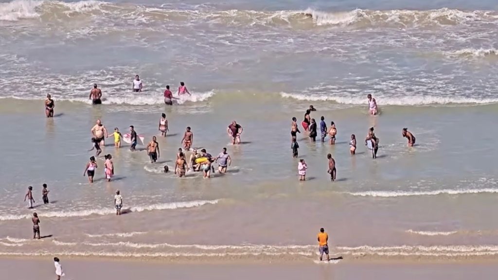 NSRI Beach Safety Camera operator spots child caught in rip current