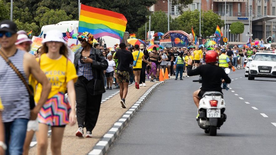 Over 1,000 march in support of queer pride