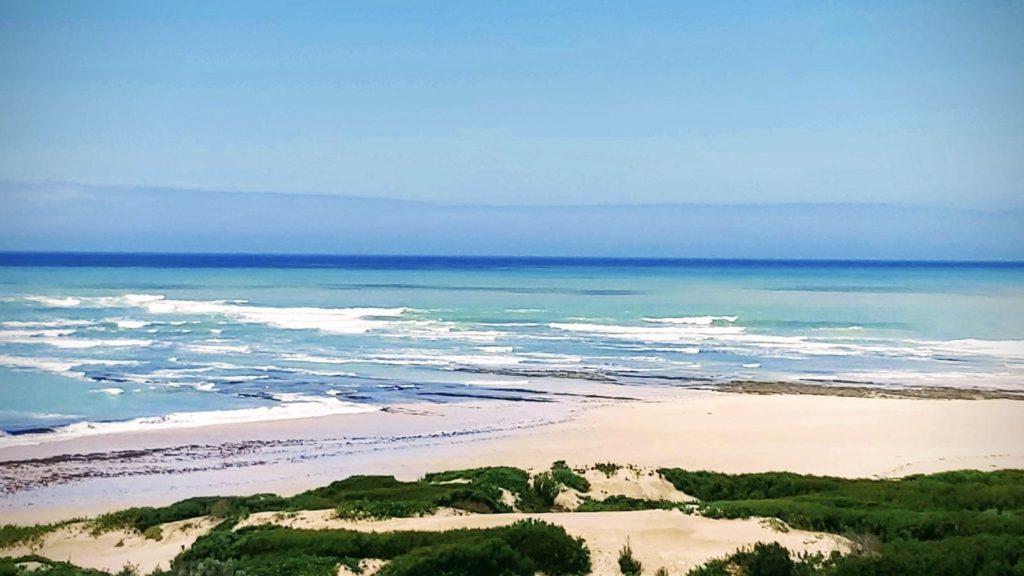 Search for missing kayaker continues after capsizing in Jeffreys Bay