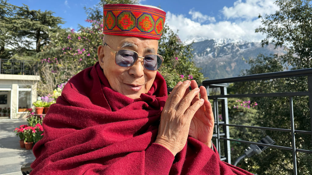 Dalai Lama apologises for asking boy to 'suck my tongue' in video