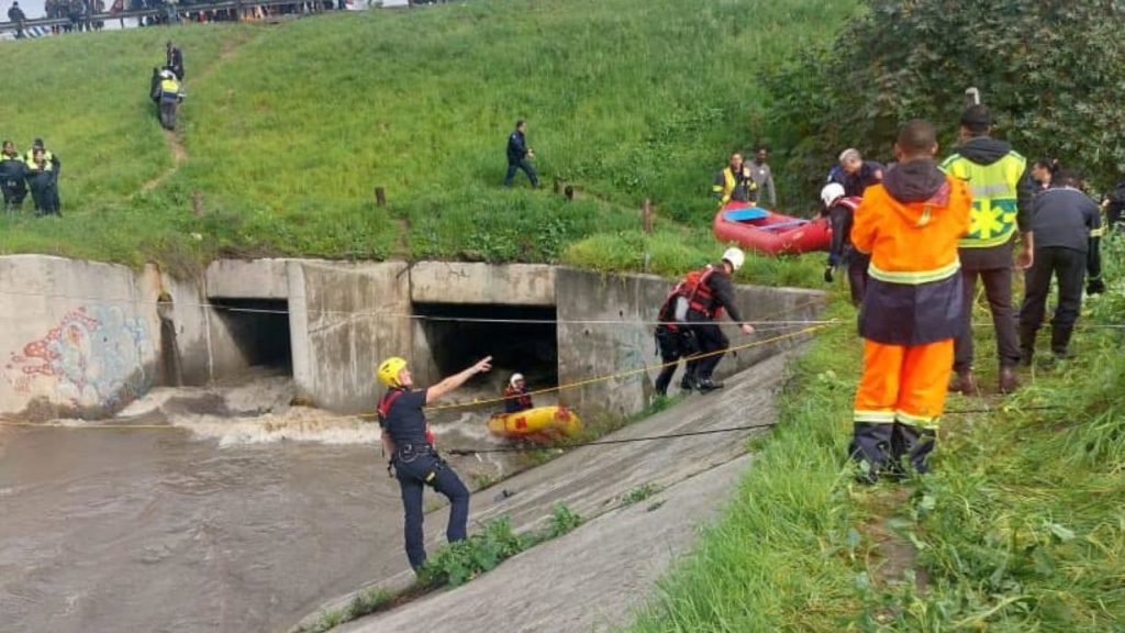 Three men rescued from Parow Canal amid heavy torrents of water