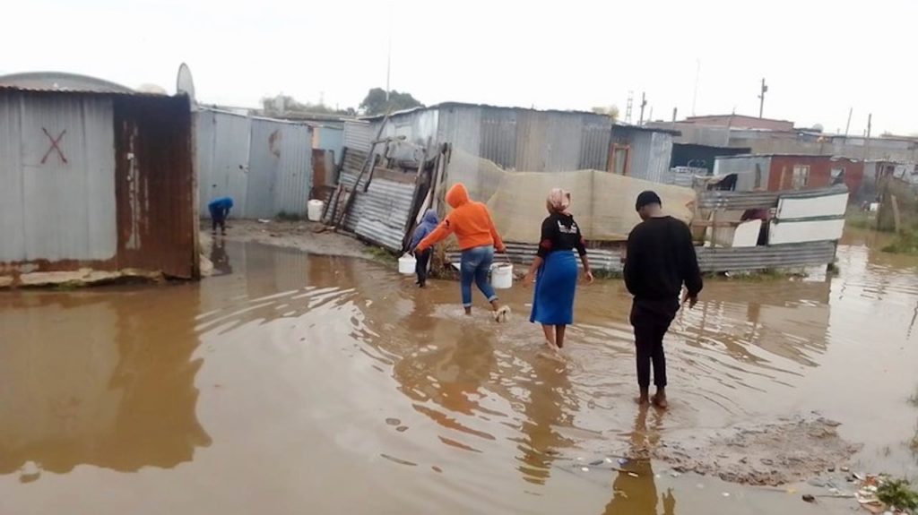 Widespread flooding in Cape Town informal settlements