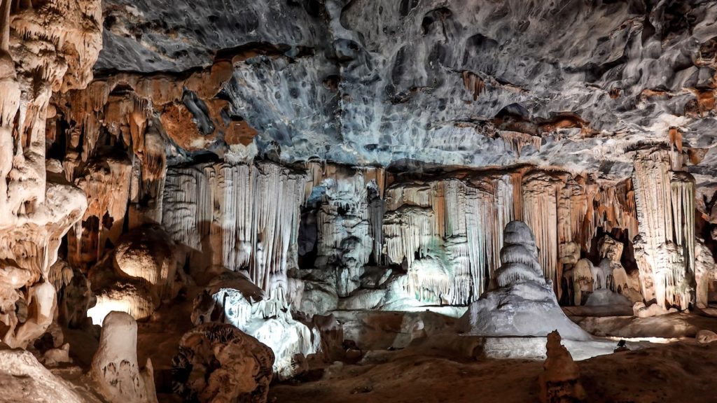 Unveiling the fascinating history of the Cango Caves