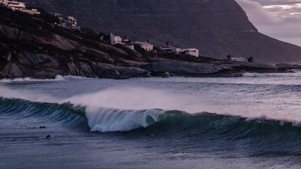 Weather warning: Damaging winds expected in Western Cape