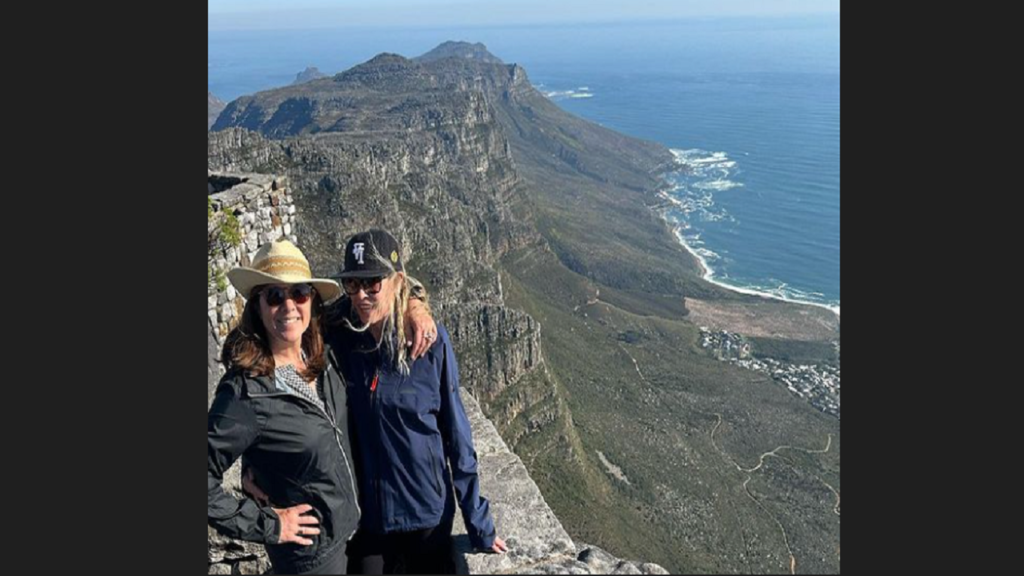 Look: Chelsea Handler holidays in Cape Town