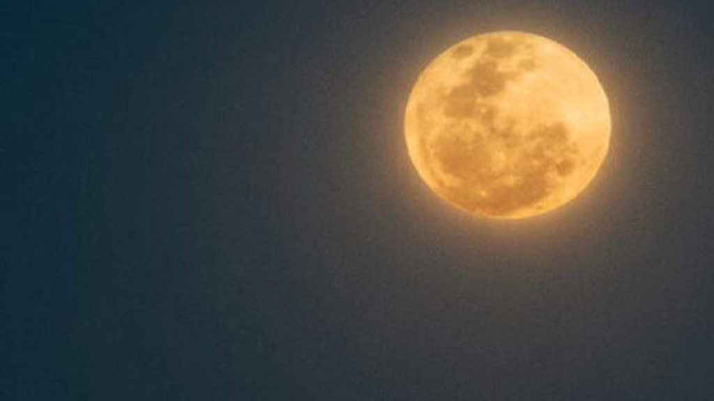 NSRI warns of strong rip currents as the super blue moon rises