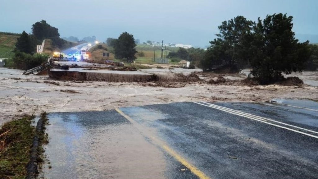Three people missing in Overberg as Breede River levels increase