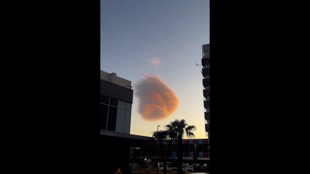 Look: A pink lenticular cloud graces the Cape's skies at sunset