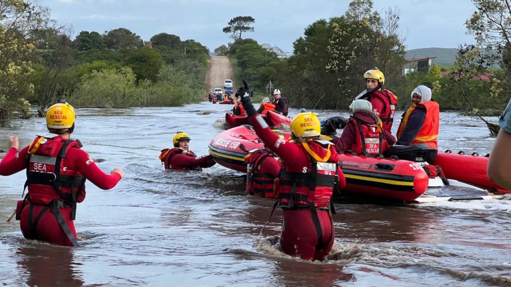 NSRI helps evacuate stranded employees in flooded Mossel Bay