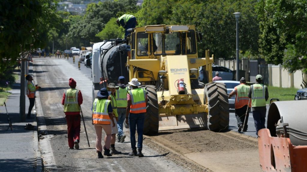 City starts with road resurfacing work in Hout Bay