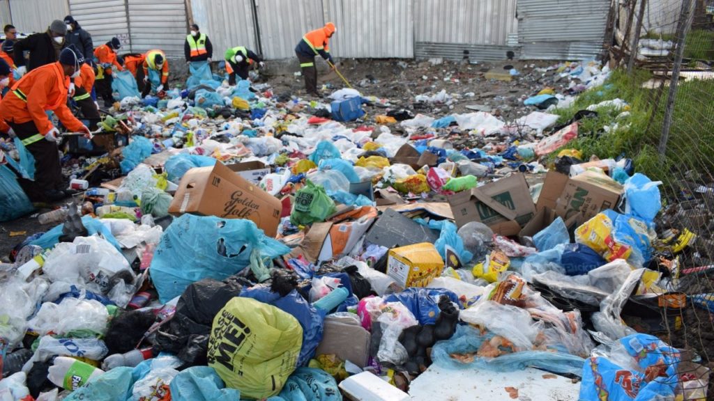 Cape Town calls on residents and businesses to curb holiday shopping waste