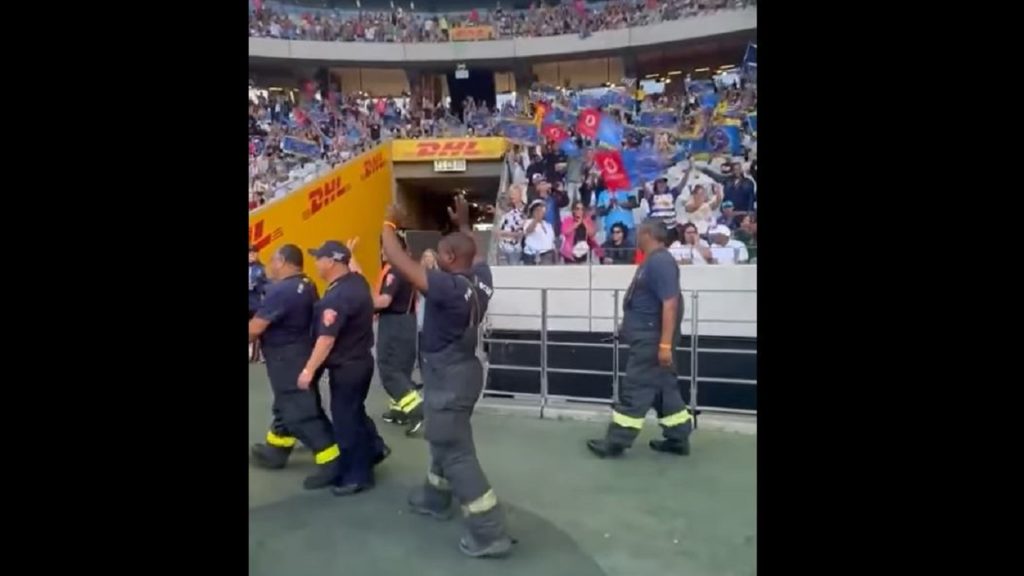 Cape Town firefighters honoured with standing ovation