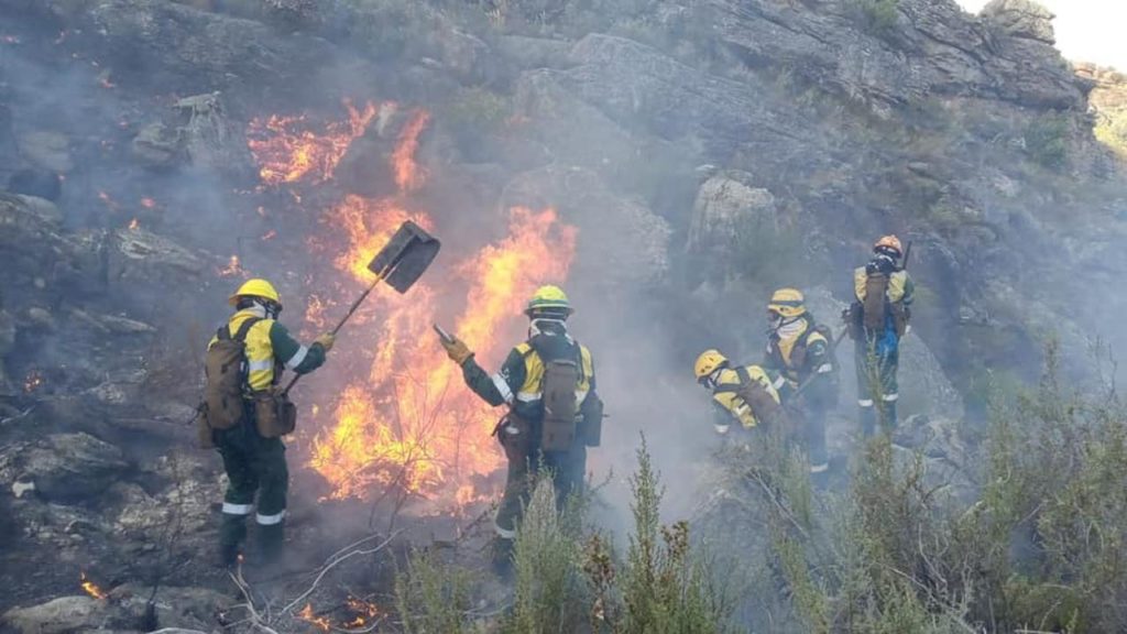 Fire season continues: Crews attend to two fires in the Witzenberg area