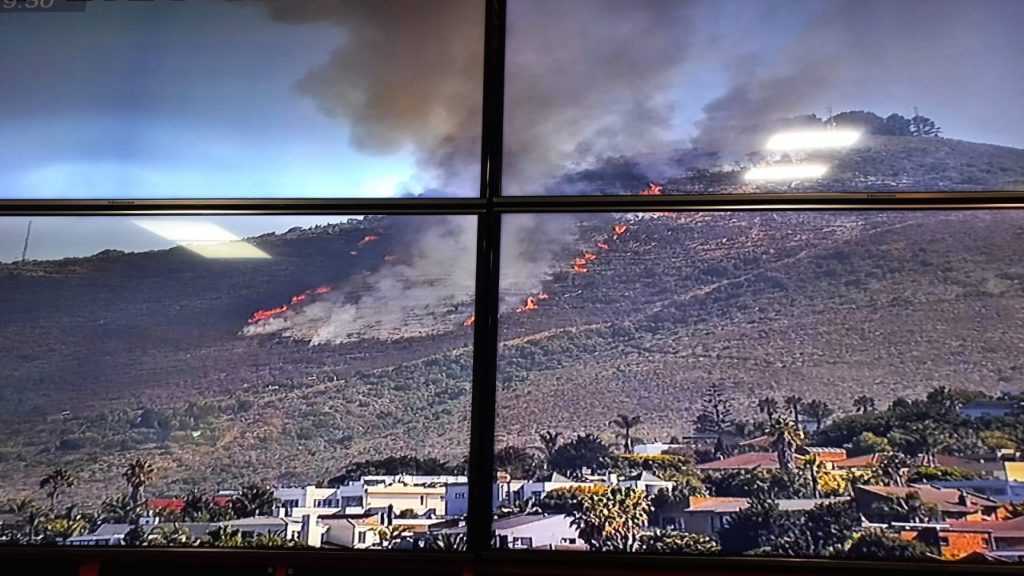 Fire services respond to vegetation burn on Tygerberg Hills