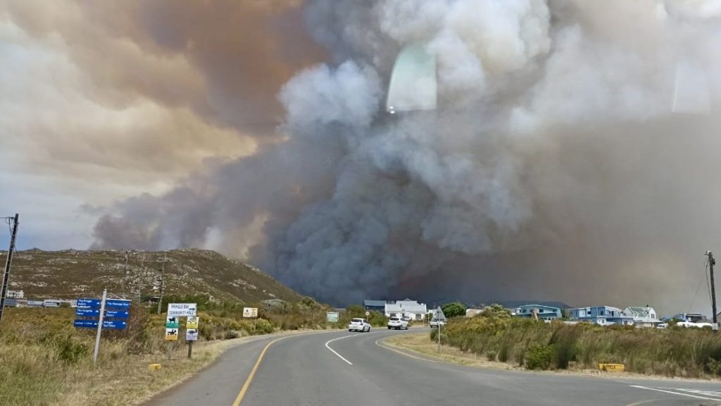 Full evacuation order issued for Pringle Bay as the Hangklip fire escalates