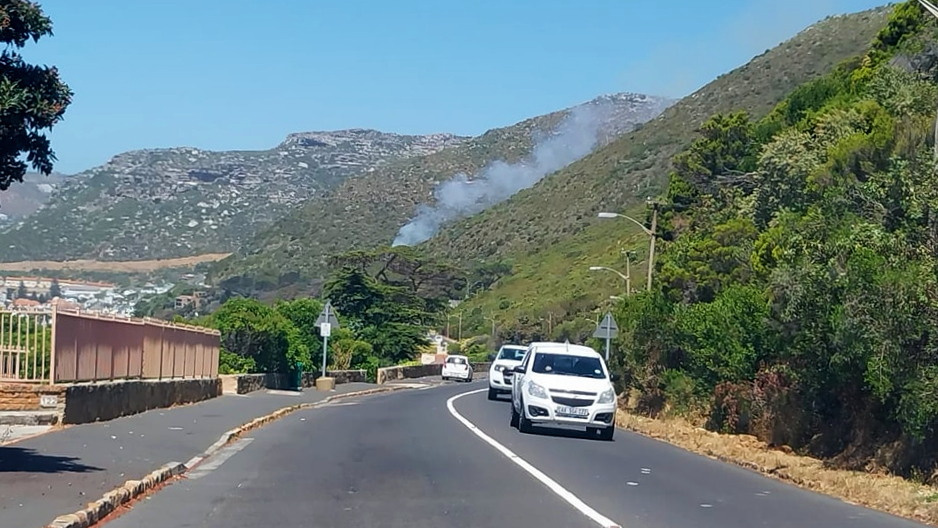 Update: Boyes Drive reopened after fire contained in Kalk Bay