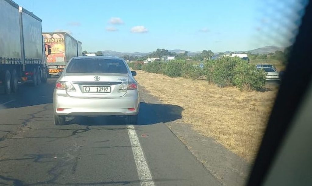 Expect traffic delays on N1 Outbound after truck accident at Klipheuwel