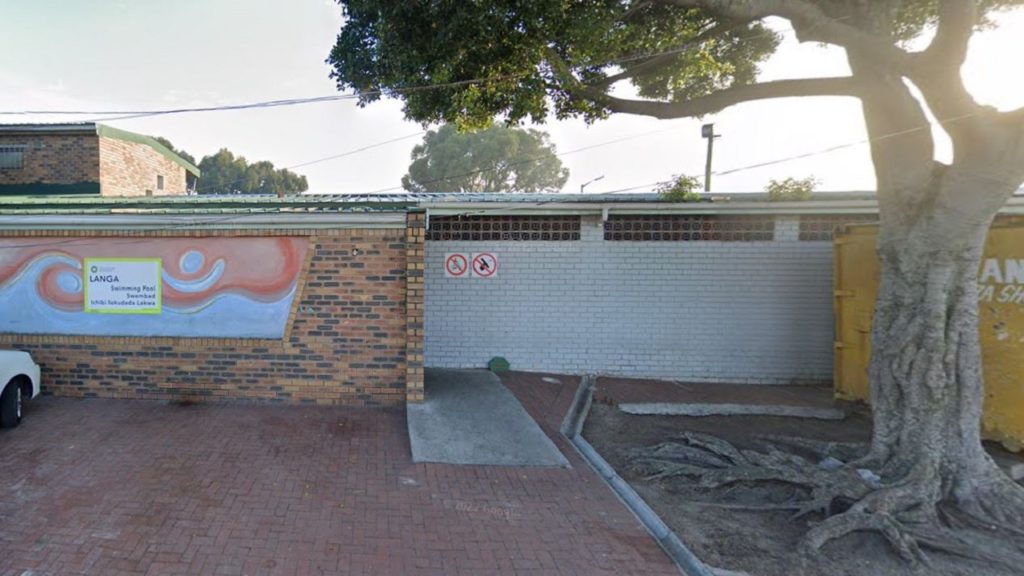 Langa residents force entry into pool that's been closed for 2 years
