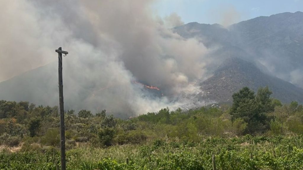Bainskloof fire rages on while ground teams battle three fire lines