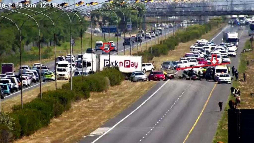 Multi-vehicle crash causes delays on N2 Outbound after Spine Road