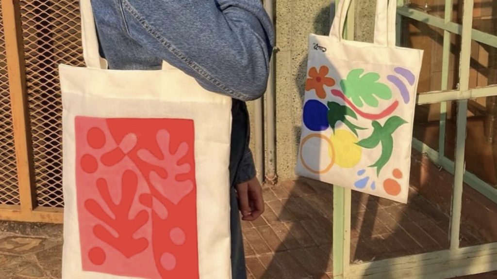Get creative at ArtWave's Paint A Tote workshop this Easter Weekend