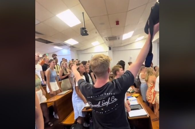 Watch: Stellenbosch students burst into song during lecture