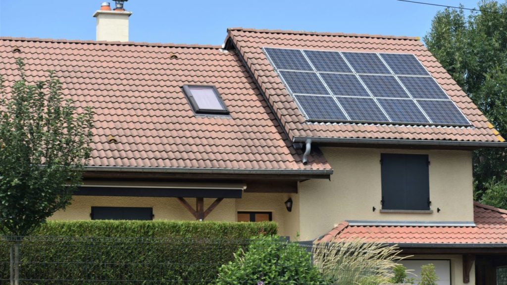 More than 430 households apply to sell excess solar for cash