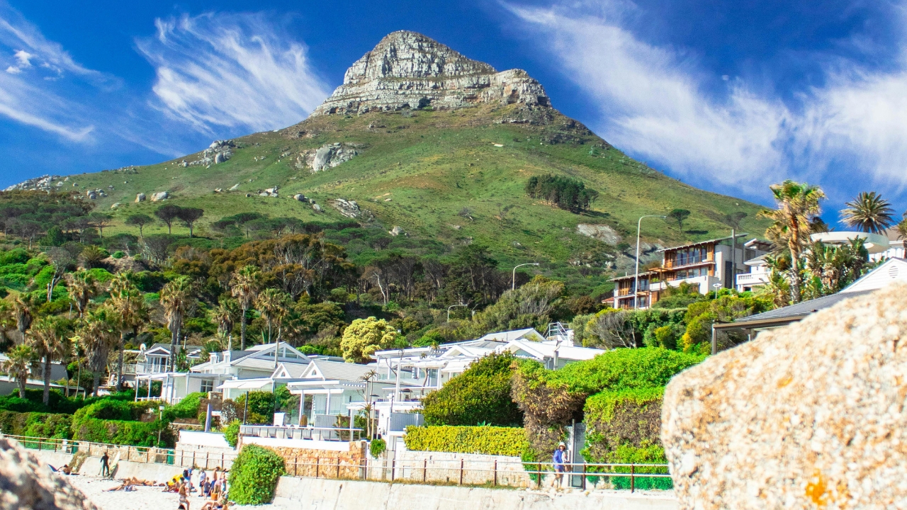 How many jobs does tourism create in Cape Town?