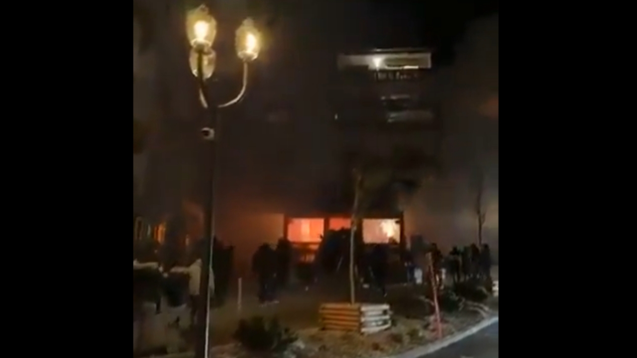 Swiss ski resort explosion kills around 40 people