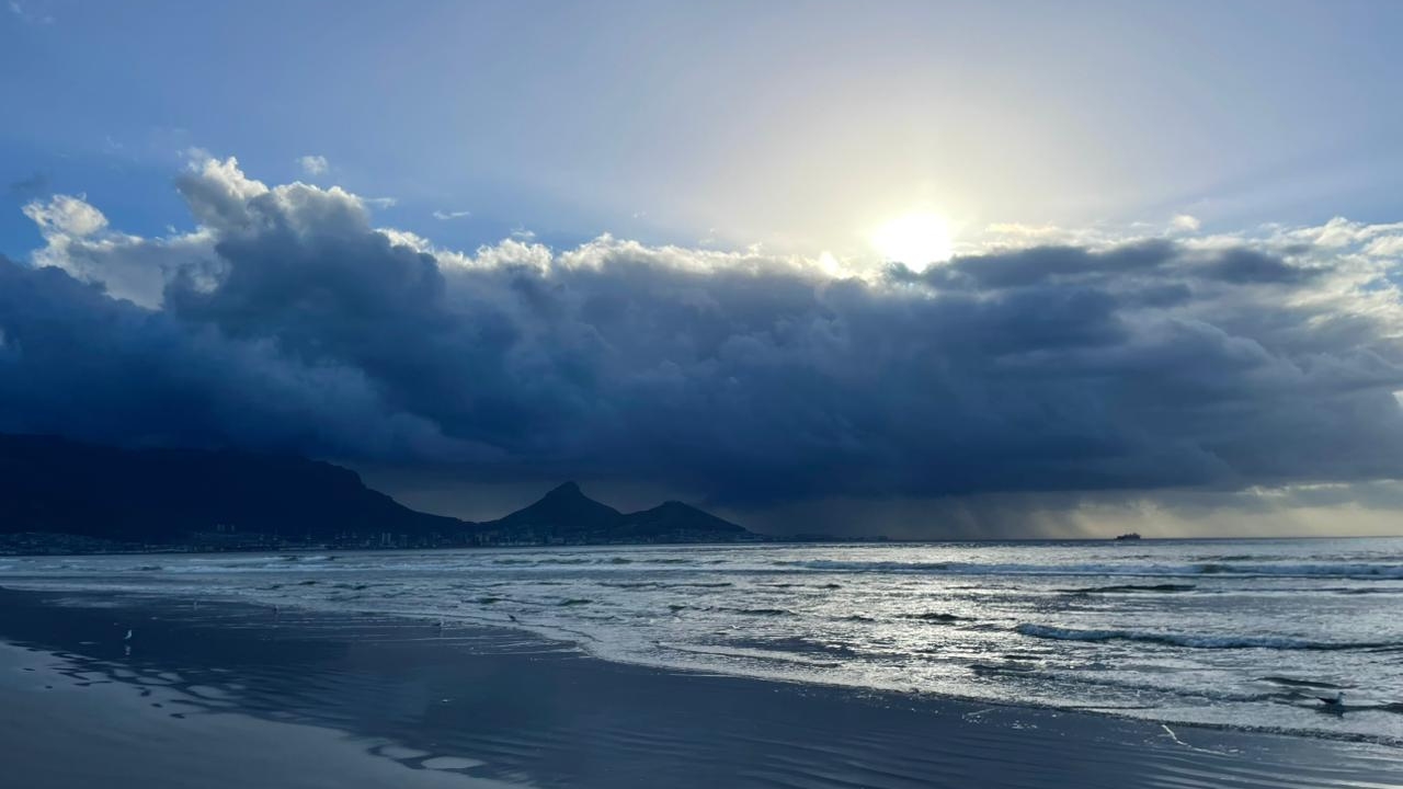 Partly cloudy with light showers – Monday weather forecast